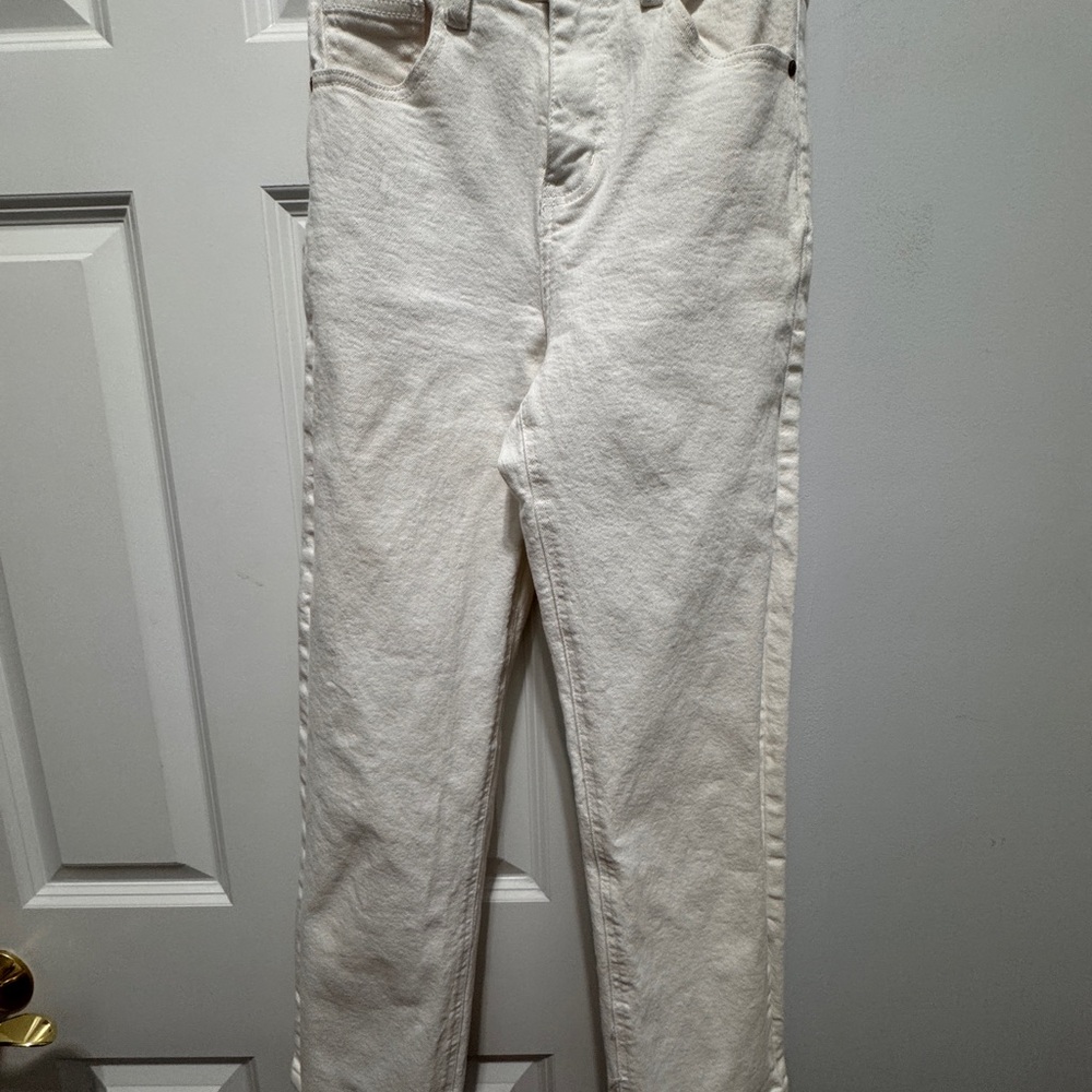 Oraije  Paris White Straight Leg Jeans with Classic Design EU 36 /US25/26